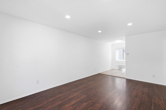 Unit 10 - Park Fulton