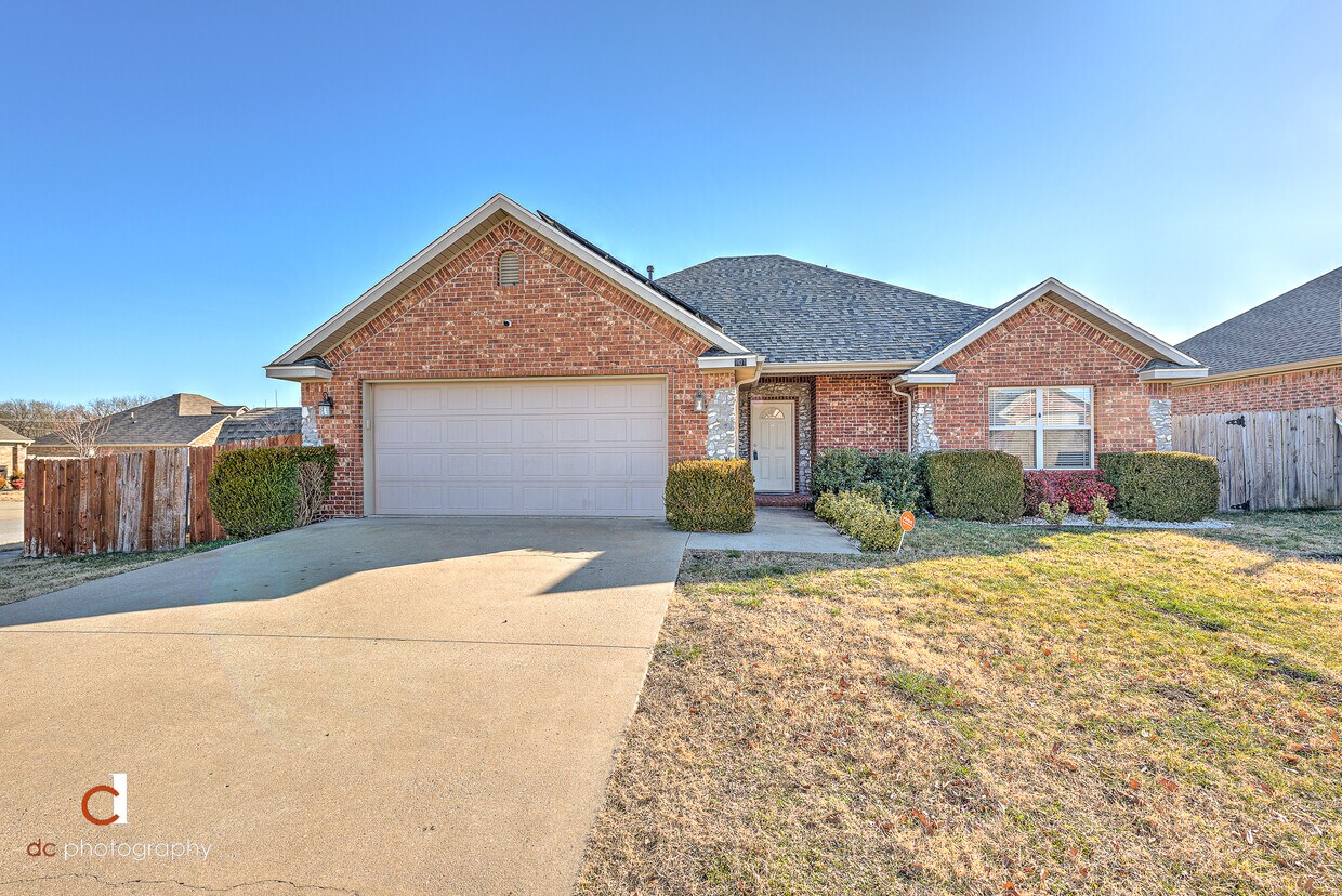 701 SW Summitchase Rd, Bentonville, AR 72712 House Rental in