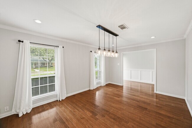 Foto del edificio - 6131 Yarwell Dr