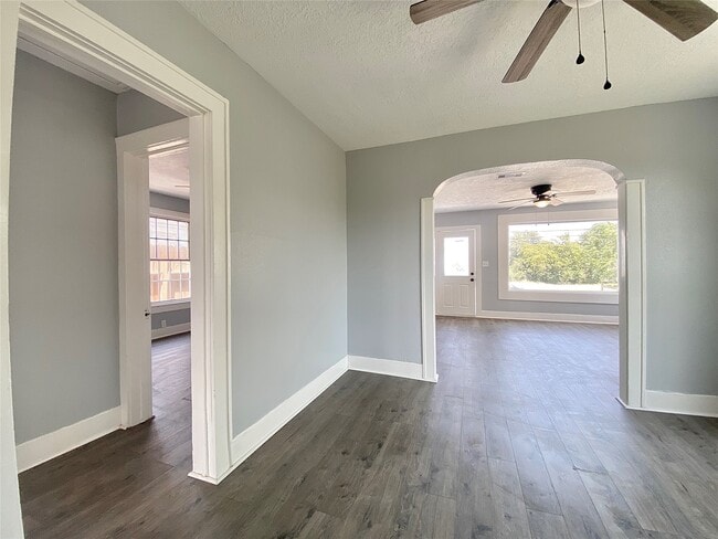 Building Photo - 2371 Broadway St