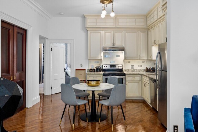 Foto del edificio - 80 E Brookline St