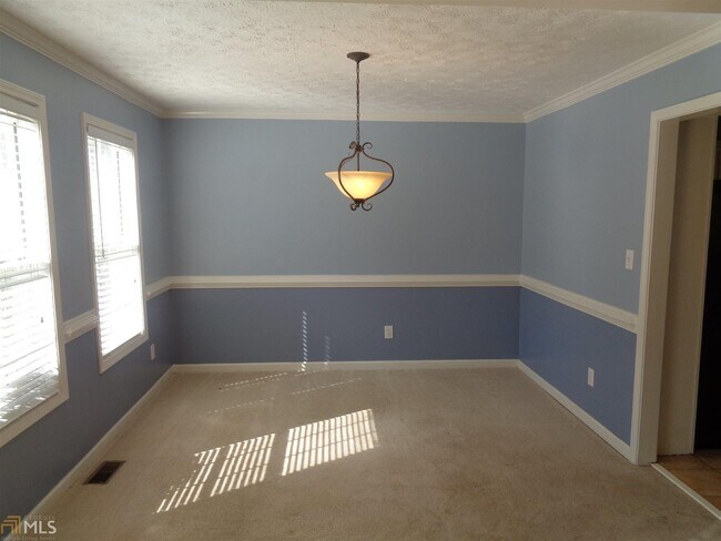Building Photo - 100 Ivy Manor