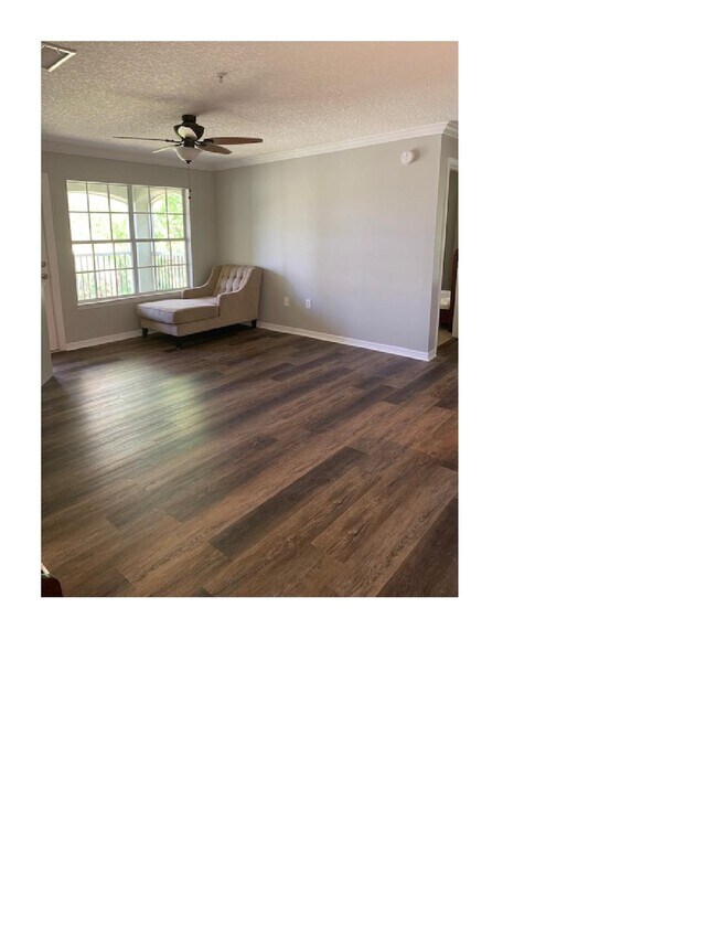 Living Room - 3591 Kernan Blvd S