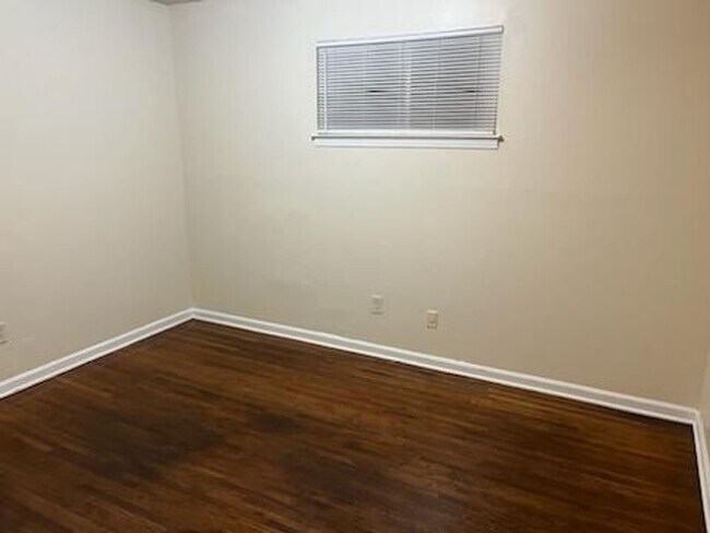 Foto del edificio - Available Now!