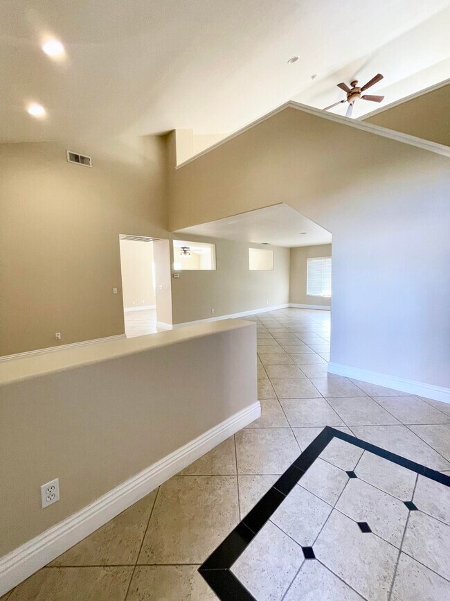 Foto del edificio - 79289 Paseo Del Rey