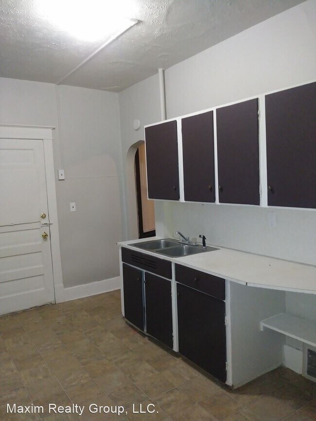 Foto del edificio - 4 br, 1 bath House - 2874 CROWN POINT AVE