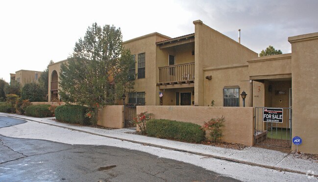 Foto del edificio - 6110-6122 Gibson Blvd SE