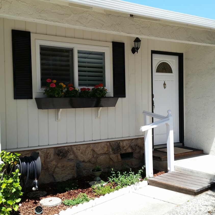 Primary Photo - 2221 Homewood Dr