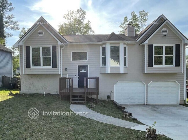 Building Photo - 2694 Candler Dr