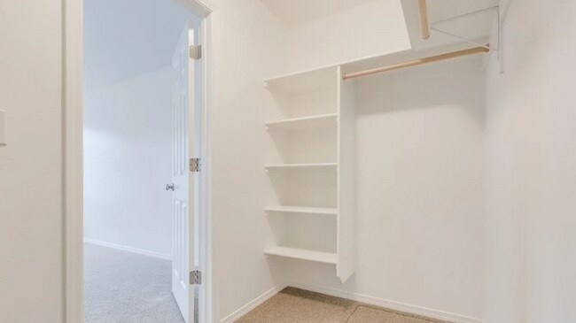 Foto del edificio - Single level home w/2 car garage, fenced y...