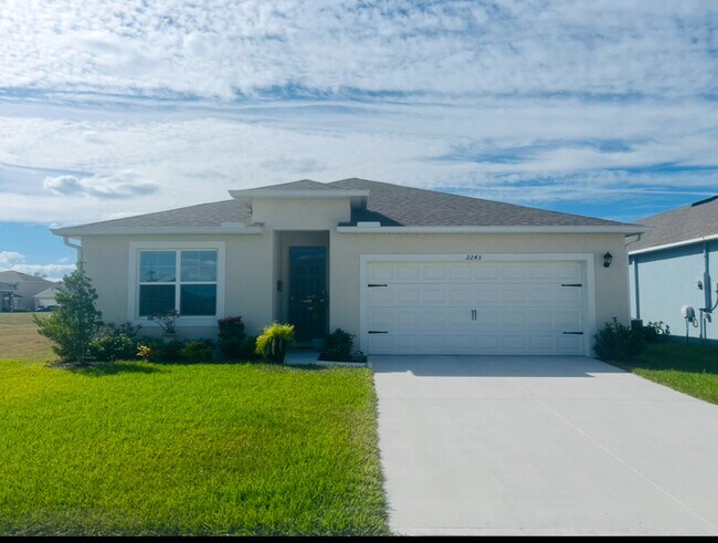 Foto del edificio - 2243 Tay Wes Dr