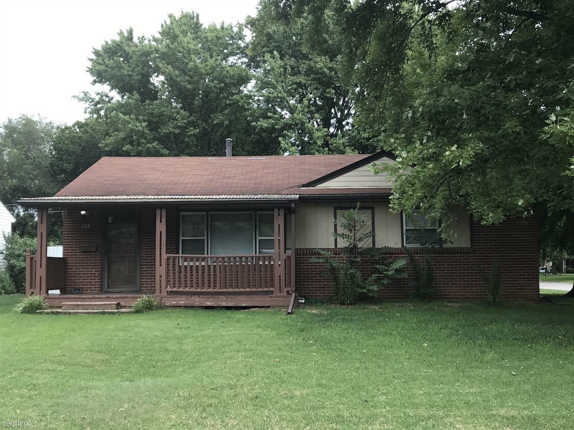 Foto principal - 228 E Springdale St