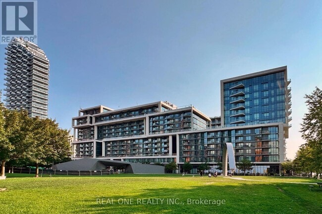 Building Photo - 15 Merchants' Wharf