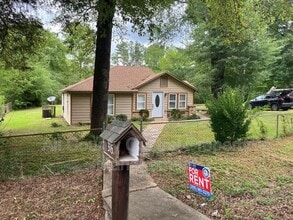 Building Photo - 3115 Parkwood Rd