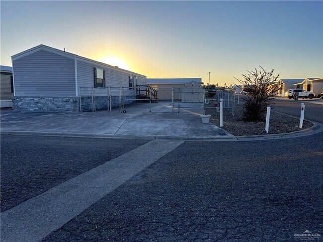 Building Photo - 15 Double Eagle Dr