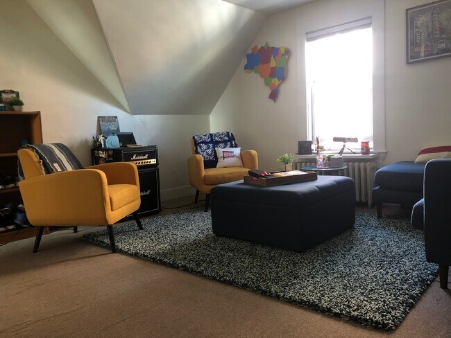 Foto del edificio - 2343 Massachusetts Ave