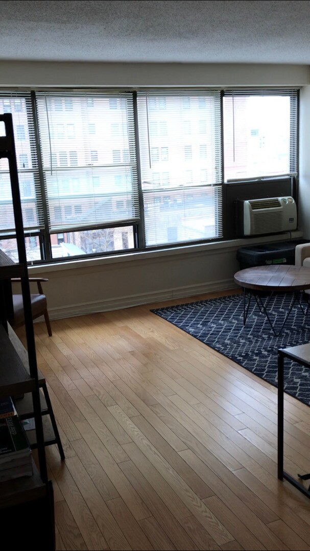 Foto del edificio - 2930 N Sheridan Rd