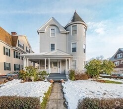 Building Photo - 137 Vernon St