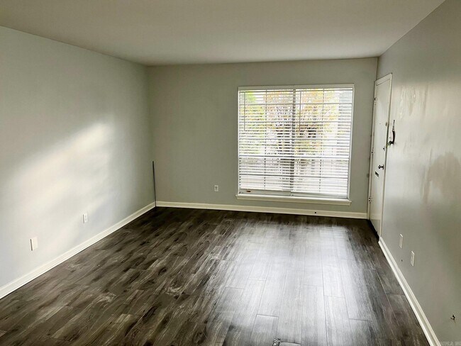 Foto del edificio - 1601 N Bryant St