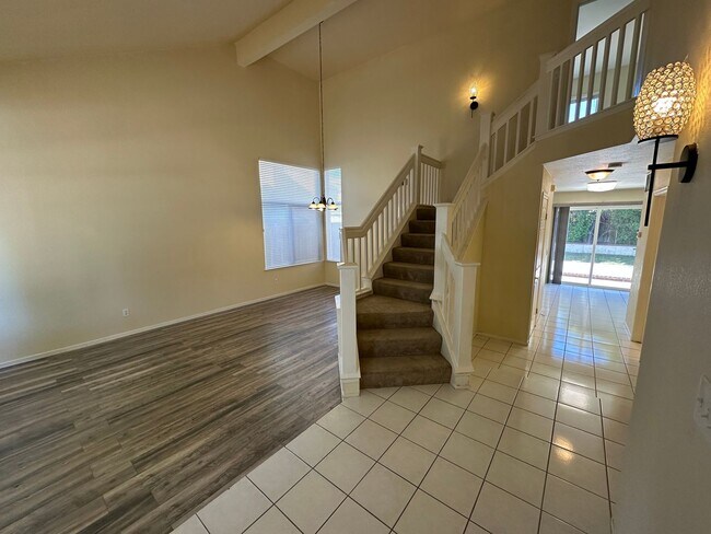 Foto del edificio - Beautiful 4 Bedroom, 2.5 Bath Tracy Home