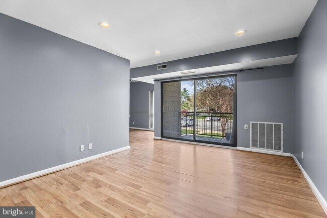 Foto del edificio - 6087 Majors Ln