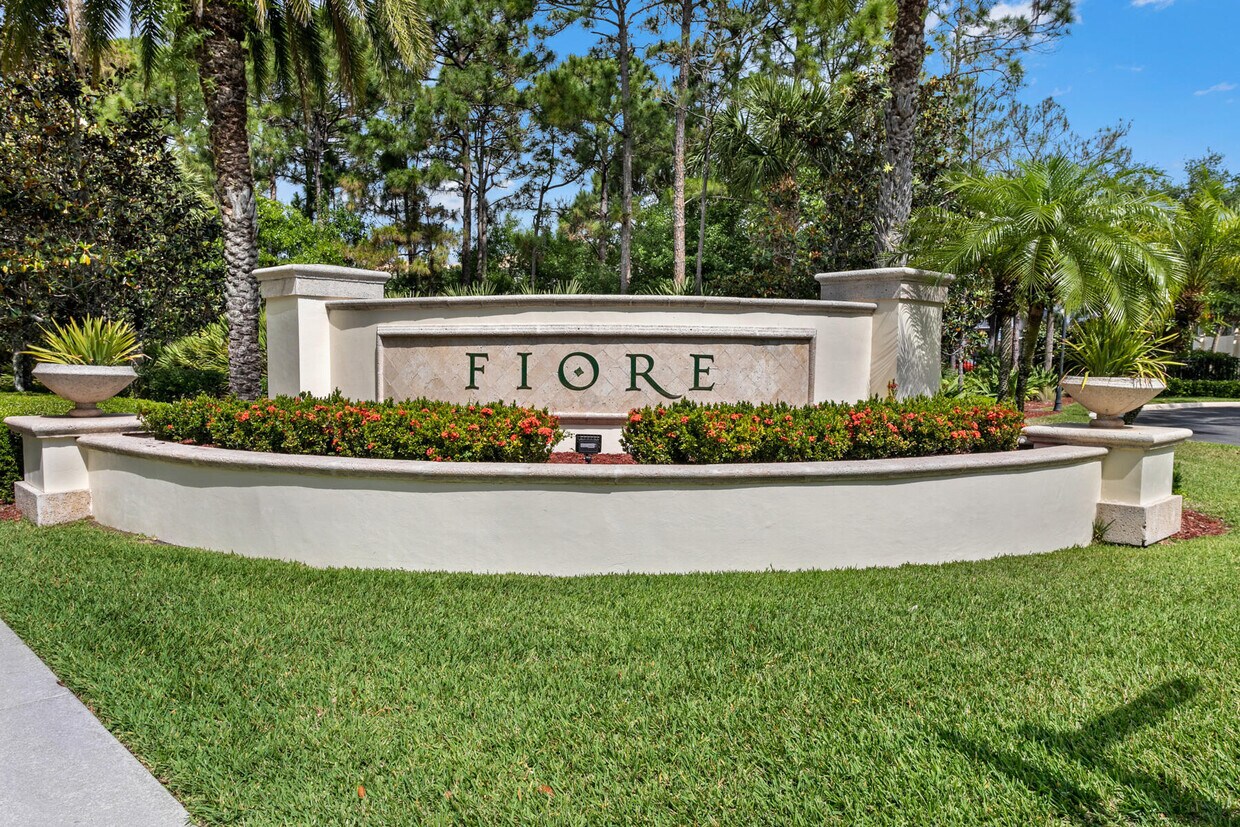 Foto principal - 10103 Myrtlewood Cir W