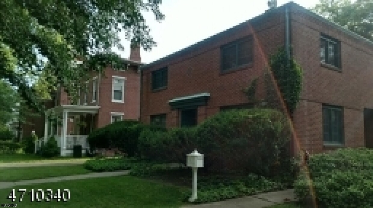 225 Hardwick St, Belvidere, NJ 07823 Room for Rent in Belvidere, NJ