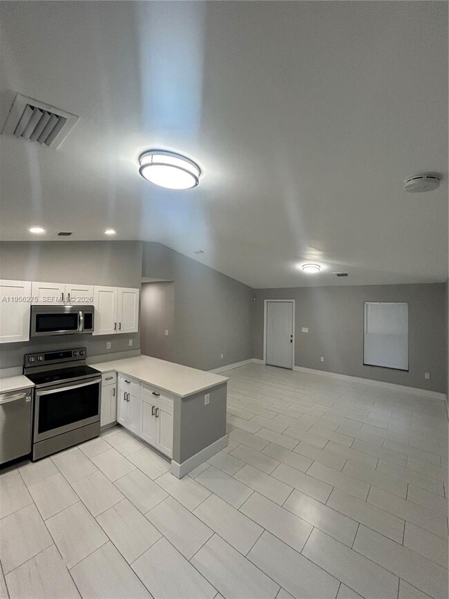 Foto del edificio - 1724 NW 1st Pl