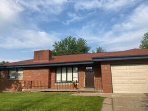 Building Photo - 5110 SW 18th St