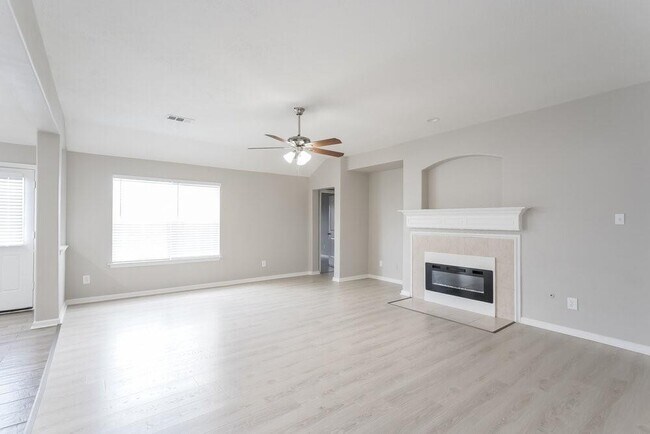 Foto del edificio - 18006 Oakmoss Hill Ct