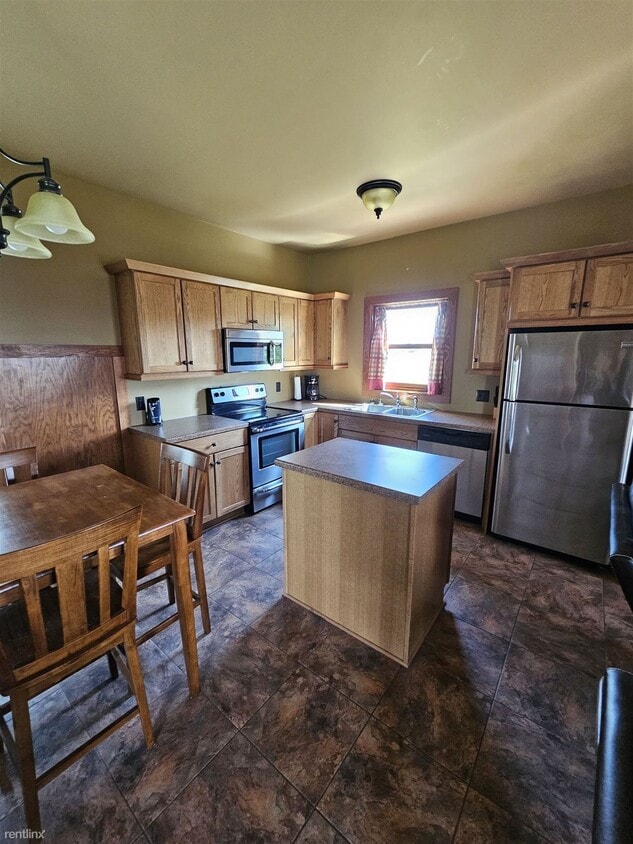 Building Photo - 2 br, 1.5 bath House - Dunwoodie Drive, Ja...