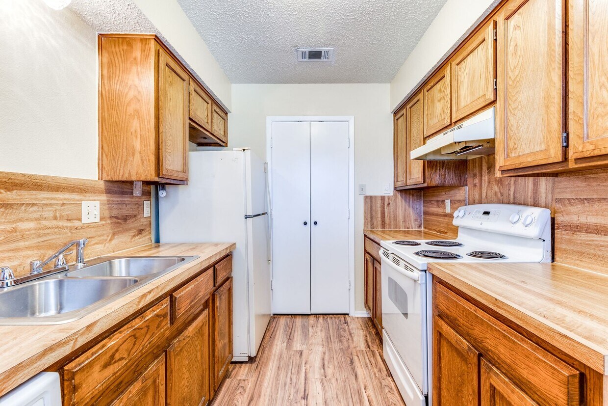 An Arlington Pad FOR RENT! House Rental in Arlington, TX