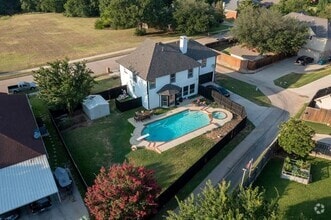 Building Photo - 994 Regency Dr