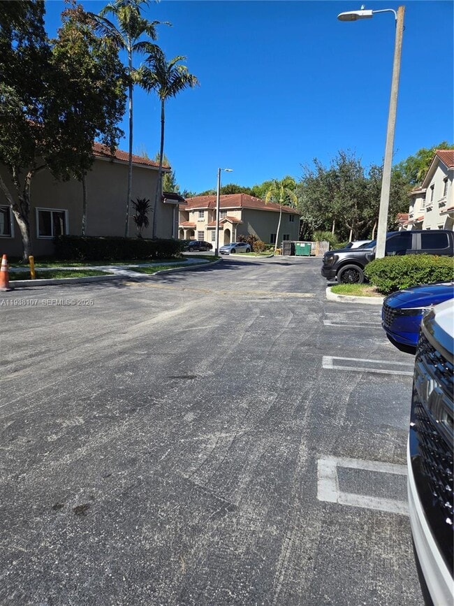 Foto del edificio - 21223 NW 14th Pl