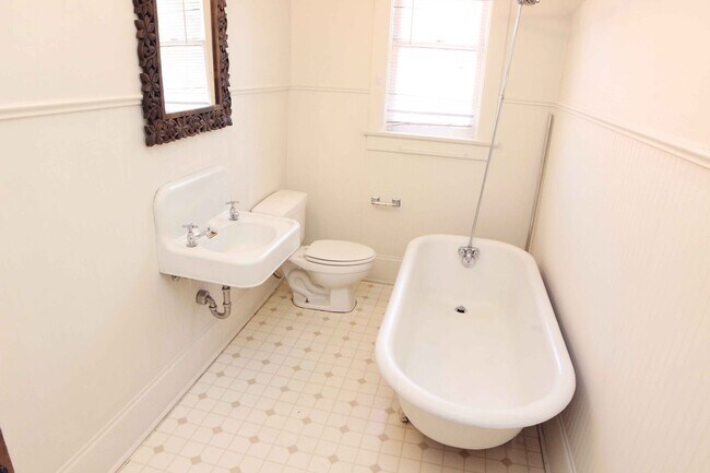 Foto del edificio - 637 Mathews St