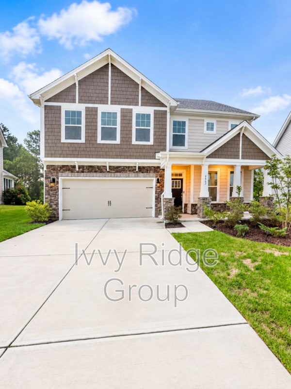 Building Photo - 4867 Tacoma Dr