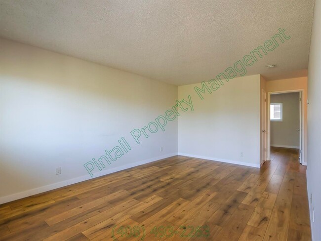 Foto del edificio - 978 Westlynn Way