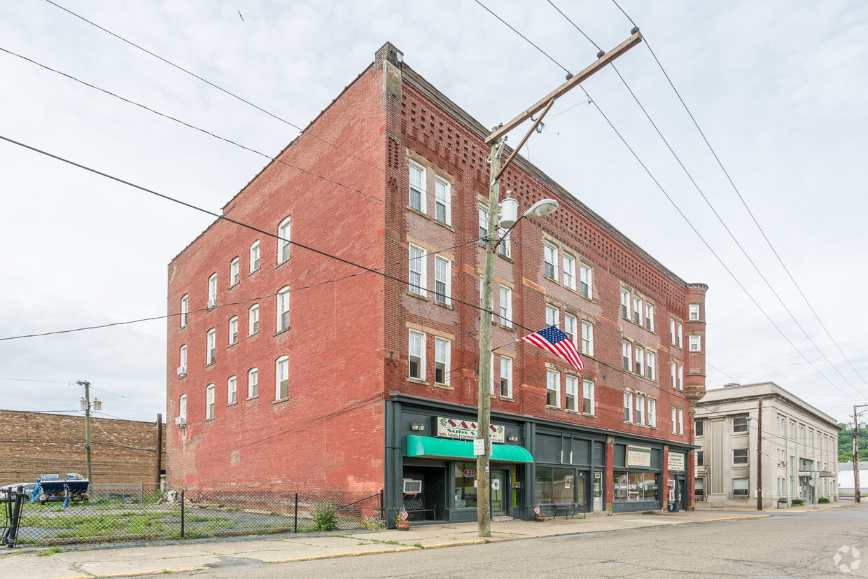 Building Photo - 311-317 Main St