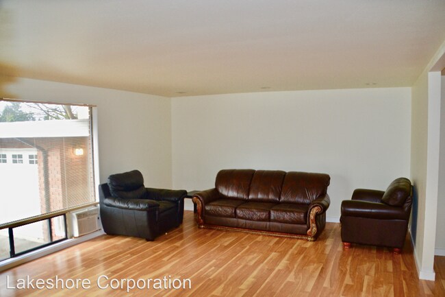 Building Photo - 4 br, 2 bath House - 422 145th Ave NE B