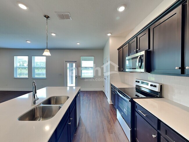 Foto del edificio - 14527 Cedar Mill Dr