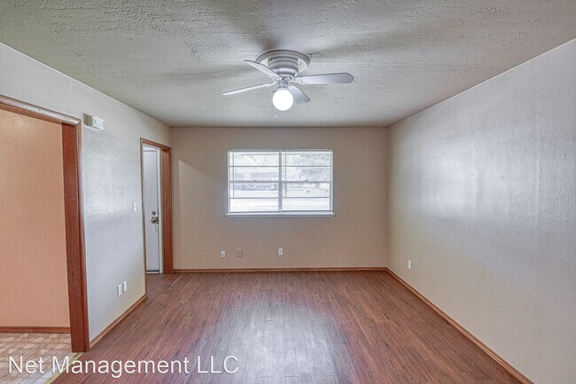 Building Photo - 2 br, 1 bath House - 815 Drake Drive