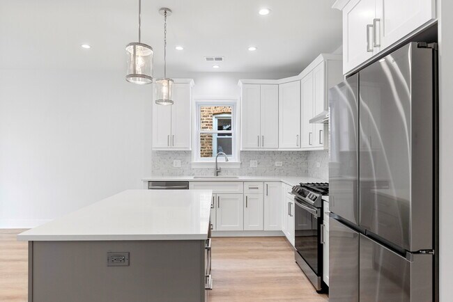 Foto del edificio - 6423 N Washtenaw Ave