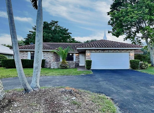 Building Photo - 6408 NW 33rd Terrace