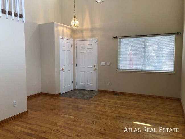 Building Photo - 1316 S Alton Ct