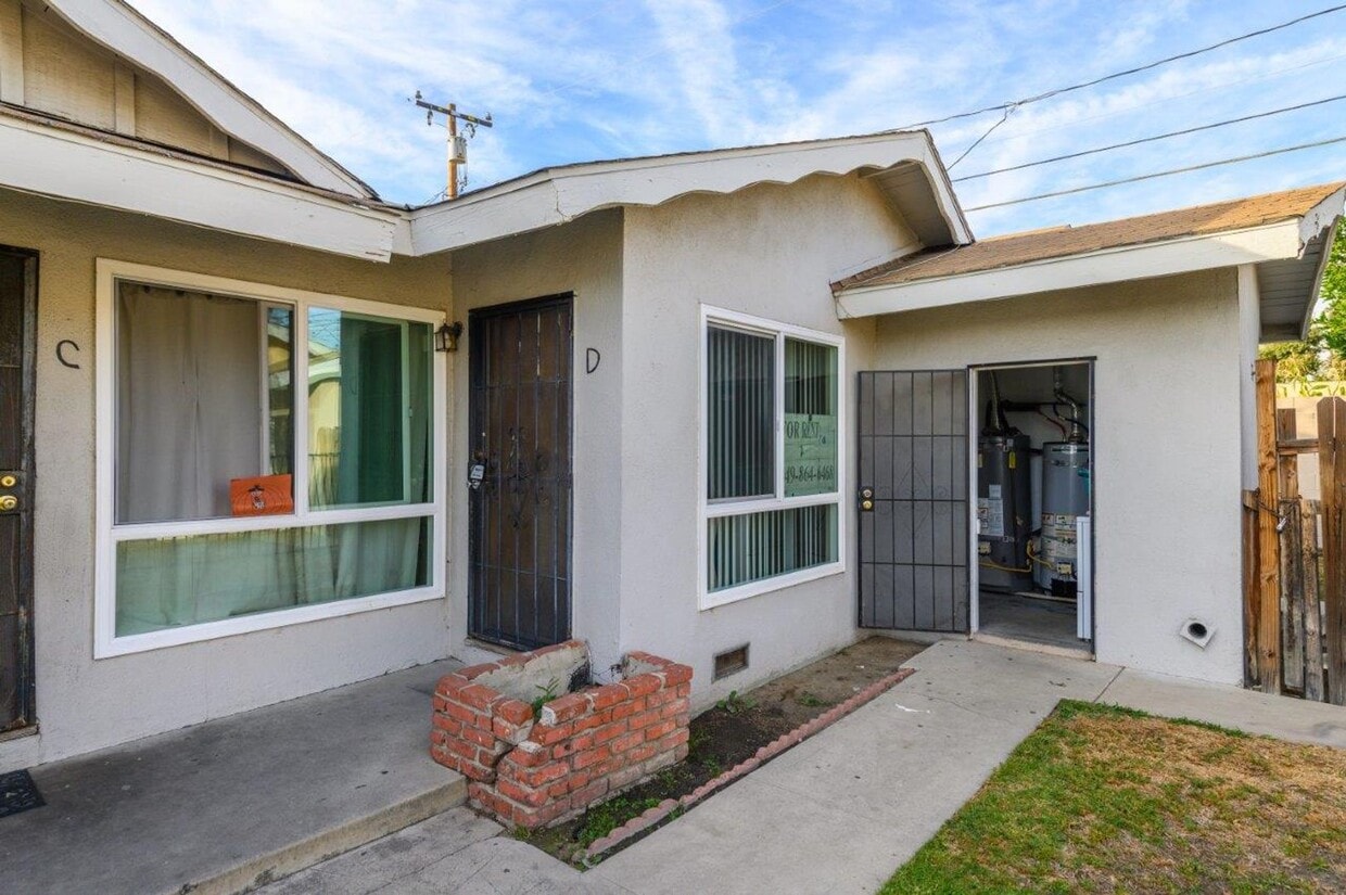 219 W Guinida Ln Unit 4, Anaheim, CA 92805 Room for Rent in Anaheim