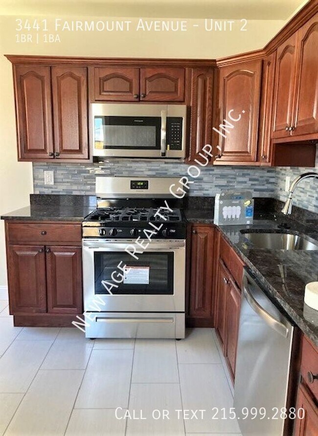 Building Photo - Newly renovated, junior 1 bedroom, 1 bathr...