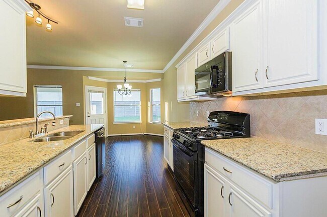 Foto del edificio - 1702 Arcott Ln
