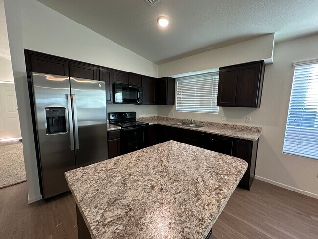 Foto del edificio - 4612 S Desert Willow Wy