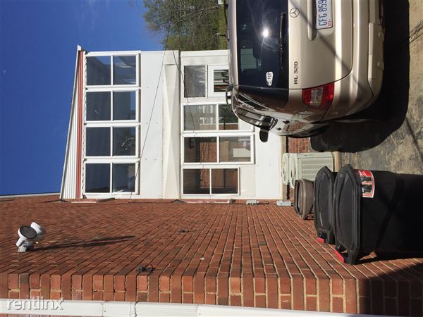 Foto del edificio - 13798 Cedar Rd