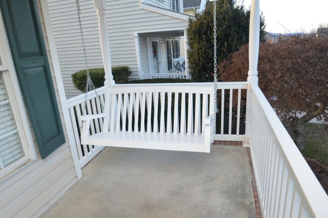 Building Photo - 332 Wyndhurst